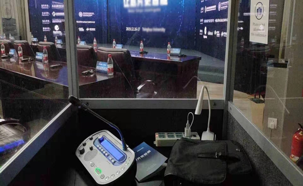 高級同聲翻譯譯員工資一般多少錢？